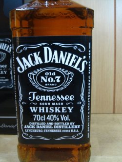 画像2: ジャック　ダニエル　ブラック  40度 700ml（正規品）