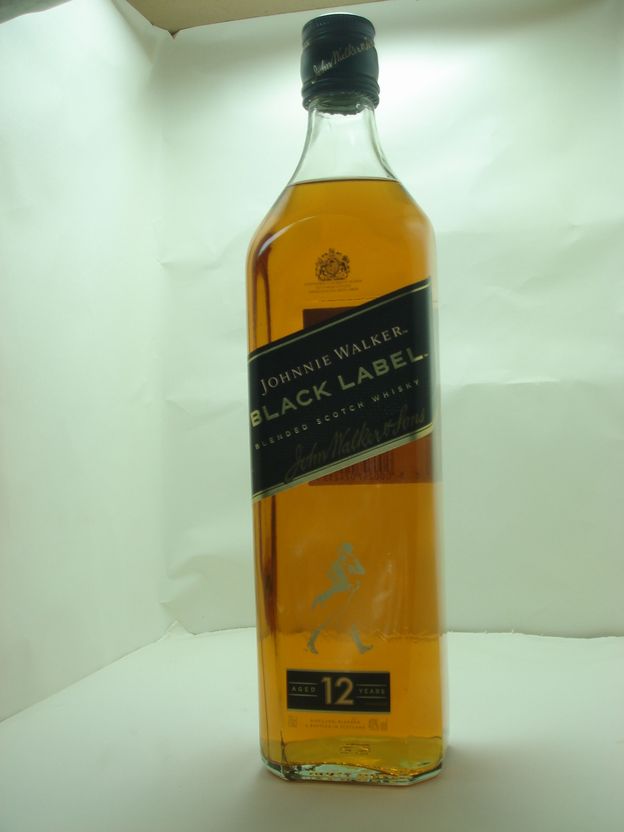 画像1: ジョニー・ウォーカー 黒ラベル12年40度 700ml 麒麟正規品